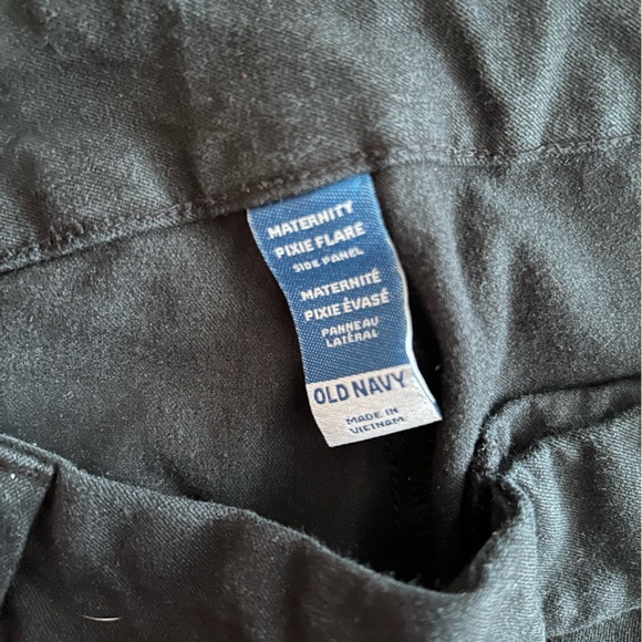 Old Navy maternity black jeans.  Size 2 - Picture 2 of 3